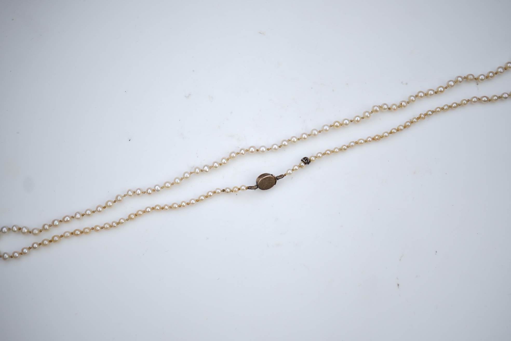 A pearl necklace, 19th century